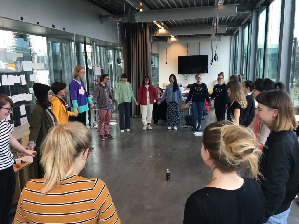 a small listening gesture with students at KABK, The Hague (2018)